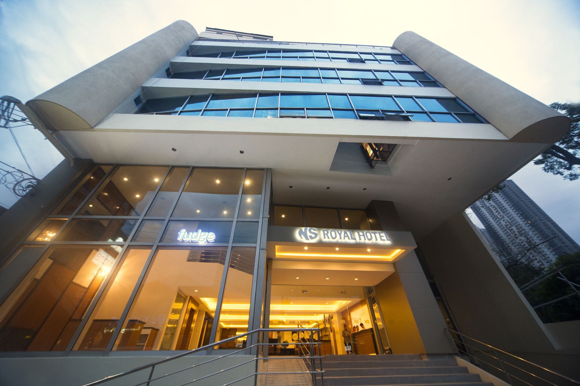 Ns Royal Hotel Cebu Extérieur photo